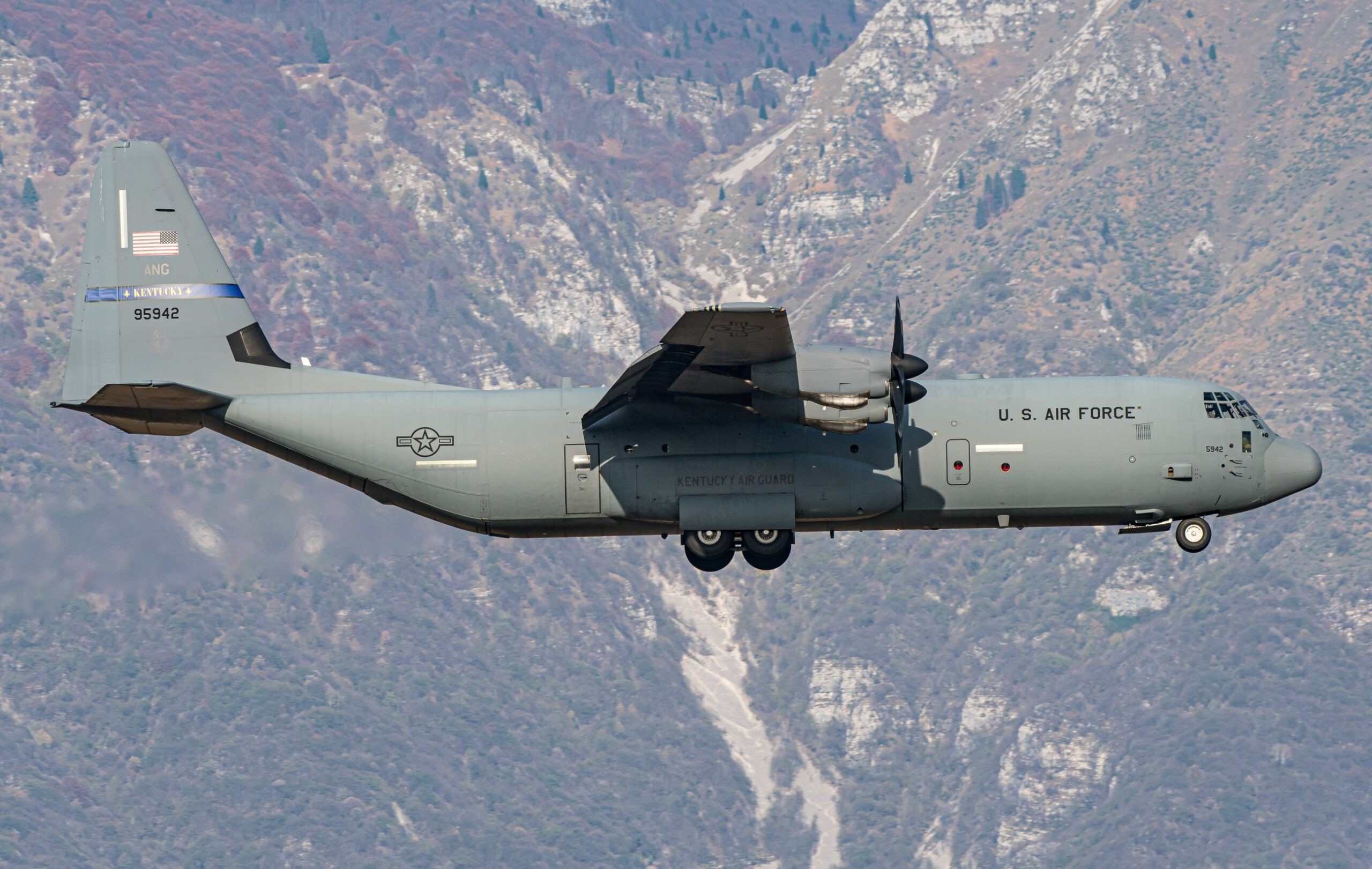 19-5942 C-130J-30 USAF Kentucky-ANG 123rd AW/165th AS Aeroporto Militare "Pagliano e Gori” - Aviano 06/11/2024 Foto: Graziano Fantin